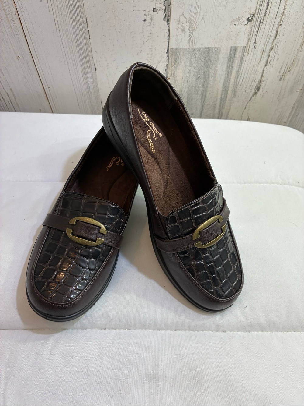 Comfortiva Dark Brown Croc-Embossed Slip-On Loafers with Buckle NWOT